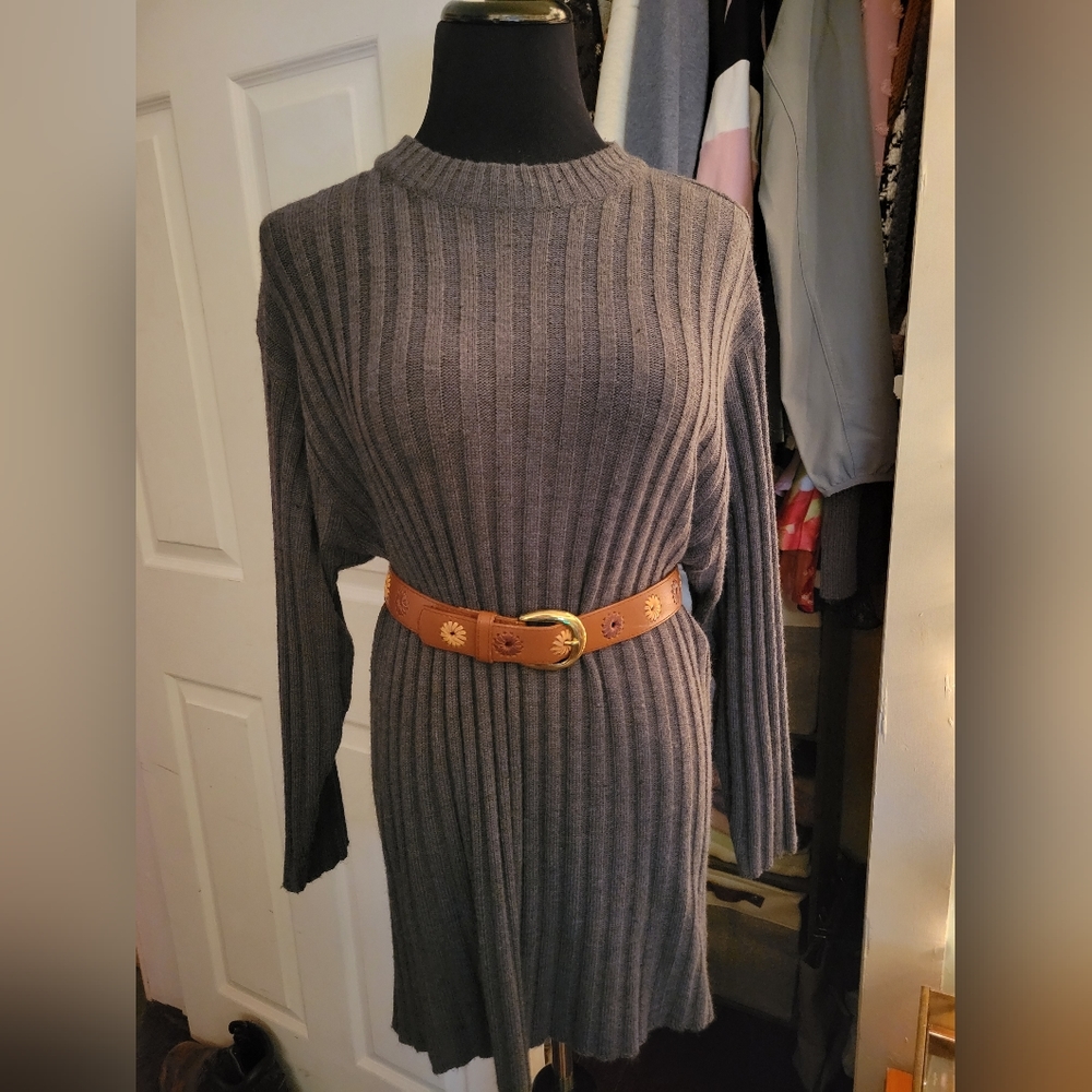 TOI Sweater - Picture 6 of 6